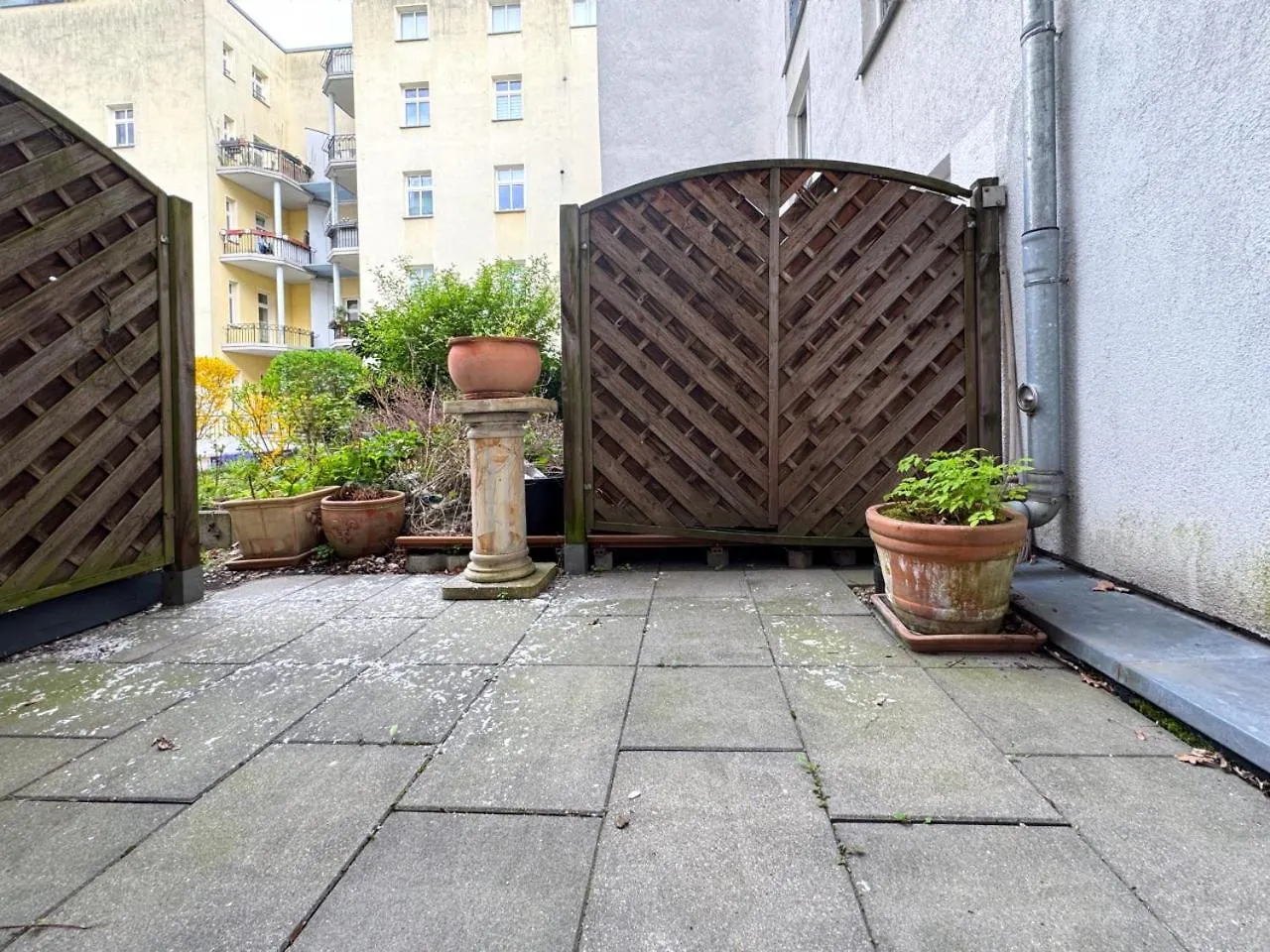 Holidayhome Apartments I Amazing 100Sqm In Berlin-Friedrichshain ألمانيا