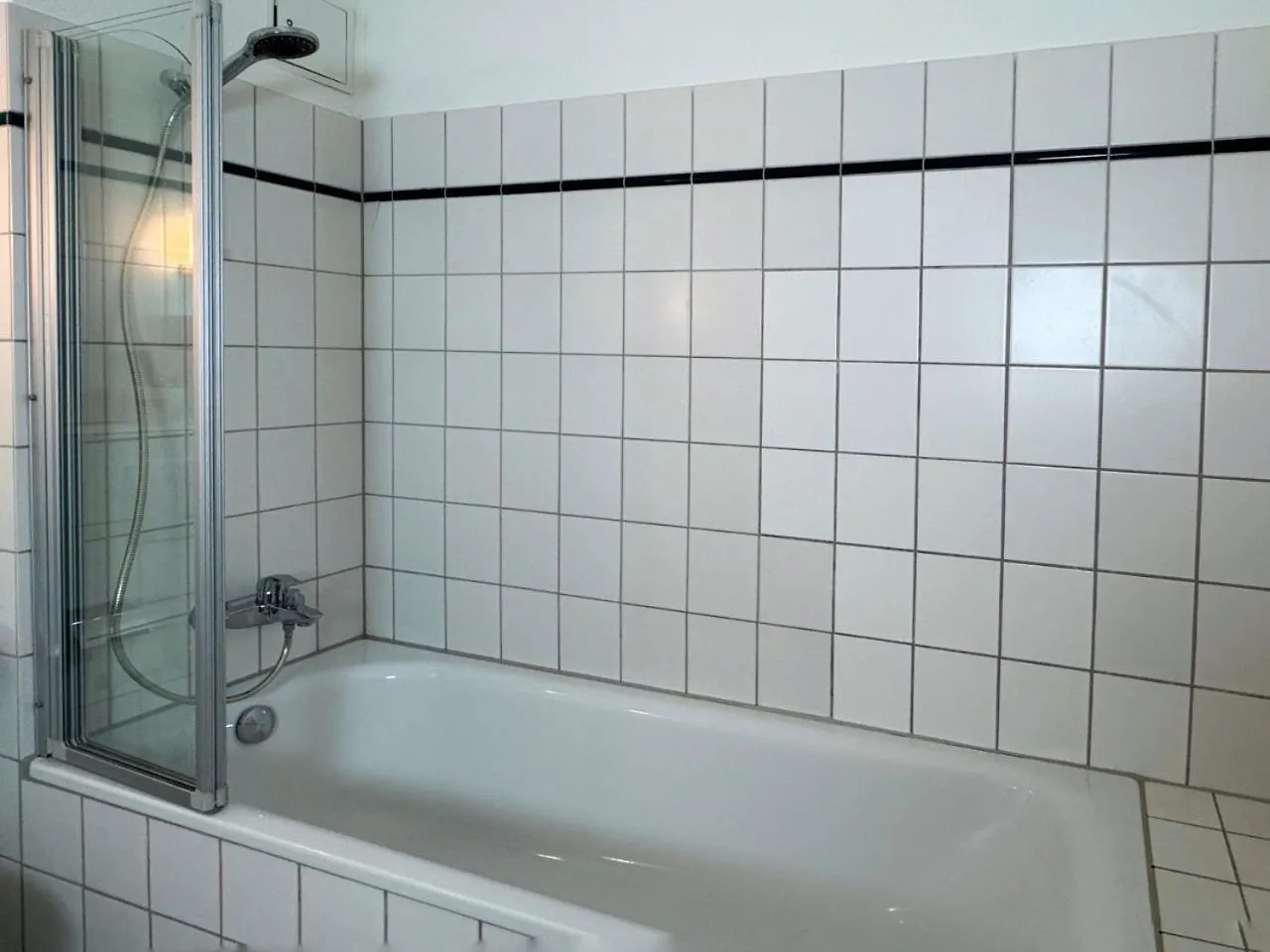 Holidayhome Apartments I Amazing 100Sqm In Berlin-Friedrichshain