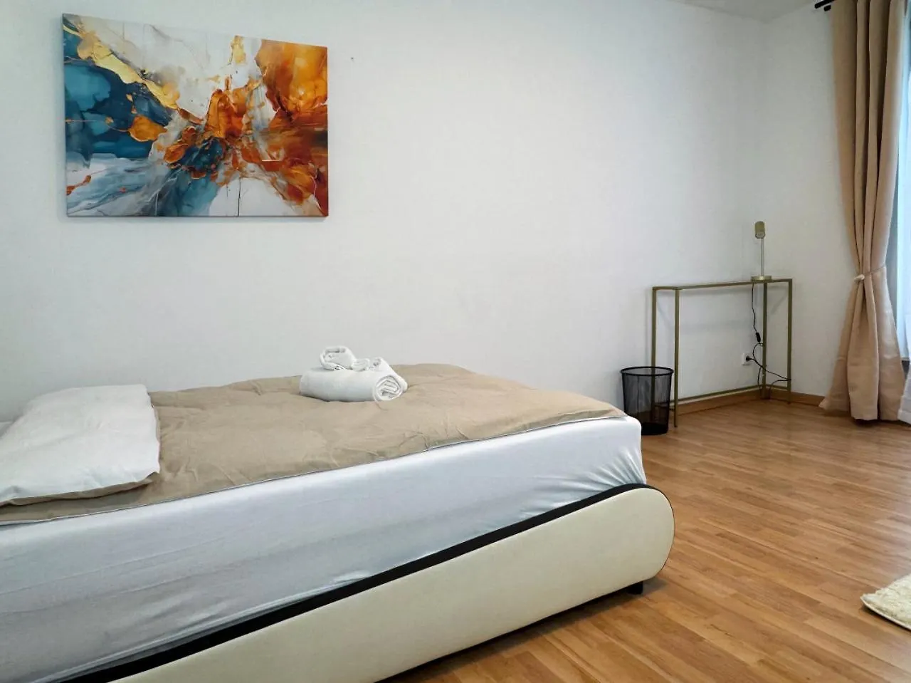 Holidayhome Apartments I Amazing 100Sqm In Berlin-Friedrichshain