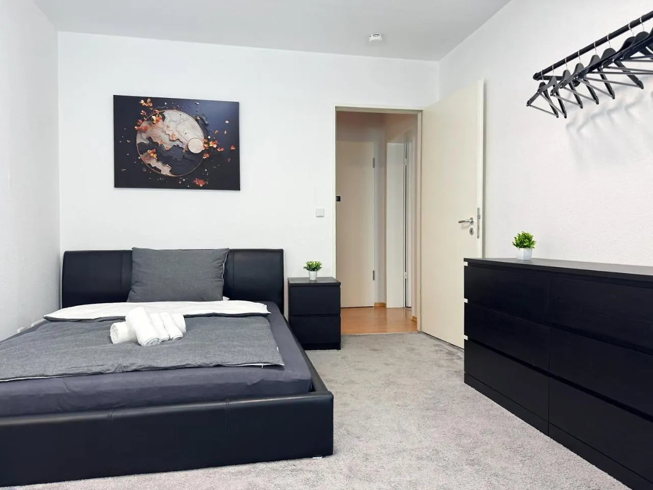 Holidayhome Apartments I Amazing 100Sqm In Berlin-Friedrichshain 0*, برلين