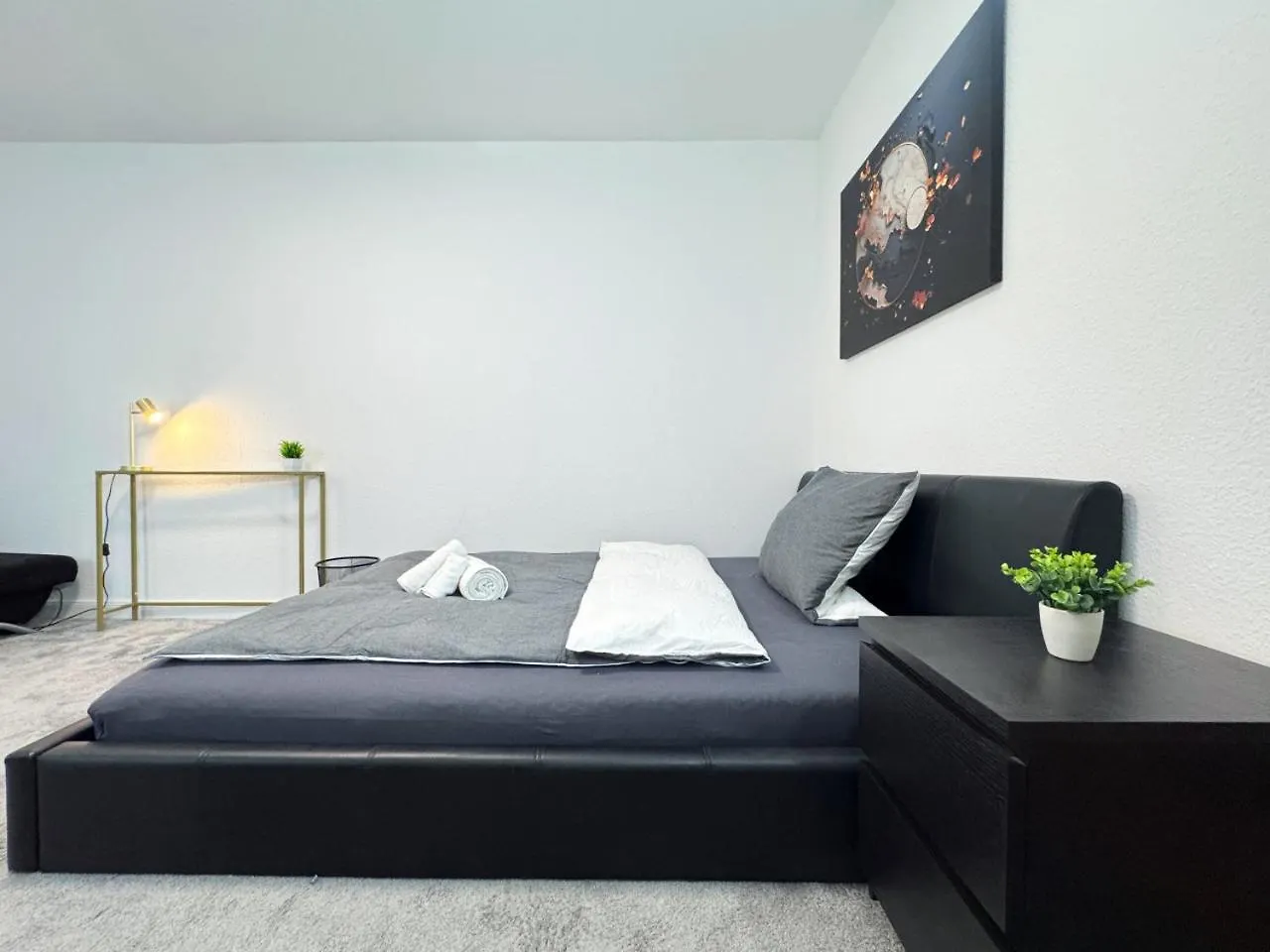 Holidayhome Apartments I Amazing 100Sqm In Berlin-Friedrichshain