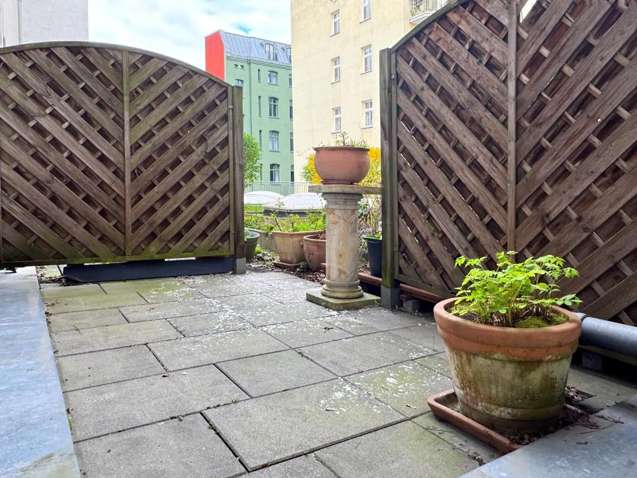 Holidayhome Apartments I Amazing 100Sqm In Berlin-Friedrichshain